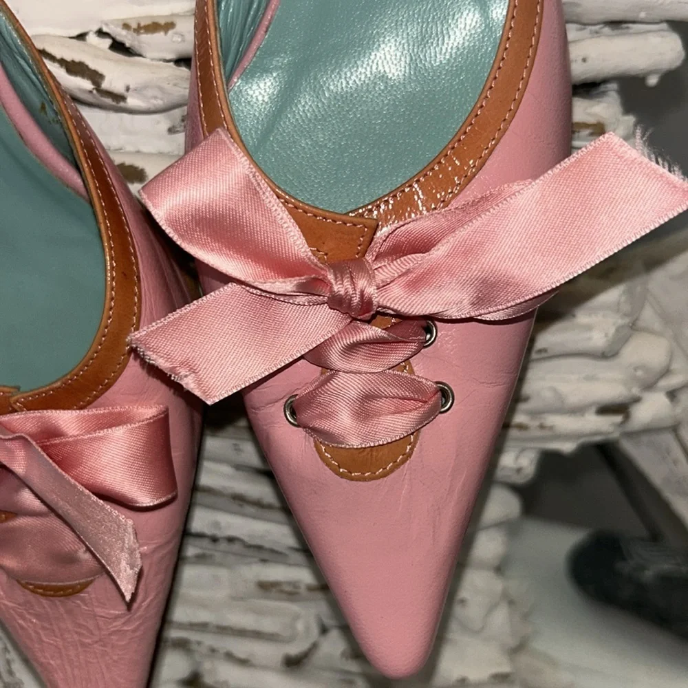 ⭐️Vintage Lilly Pulitzer Pink Kitten Heels with Bow Detail⭐️ - Picture 3 of 9